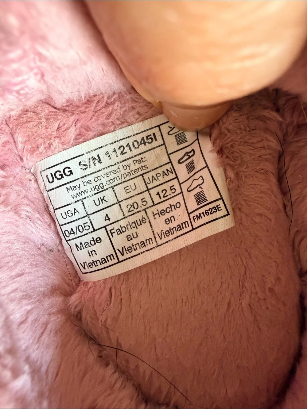 UGG Bixbee Blush Pink Sherpa baby toddler Slippers
